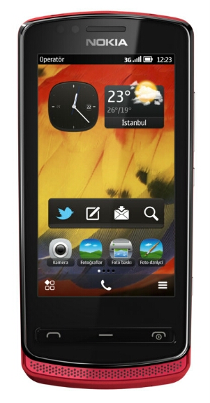 Avea, Nokia 700 alanlara Bluetooth kulaklık hediye ediyor