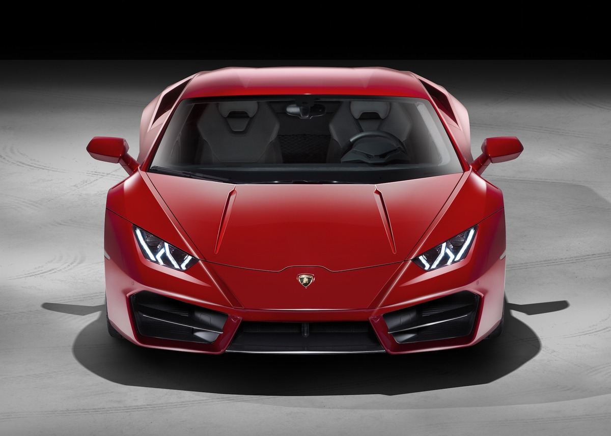  Arkadan itişli Lamborghini Huracan 580-2 tanıtıldı!