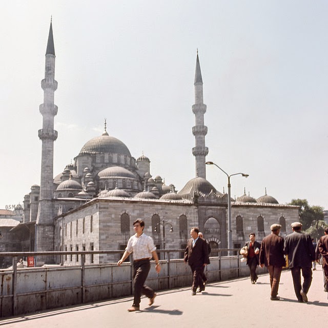  1971 İSTANBUL FOTOĞRAFLARI ( YÜKSEK ÇÖZÜNÜRLÜKLÜ / DÜN ÇEKİLMİŞ GİBİ )