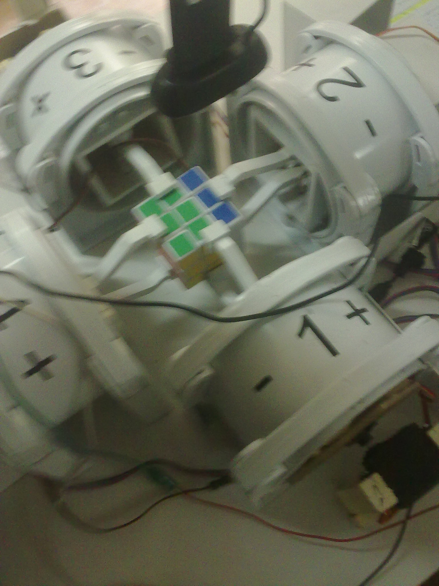  Rubikmatik (Rubik(zeka) küpün renklerini algılayıp çözebilen robot) projesi
