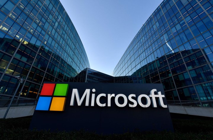 Microsoft, kan kaybeden Windows’a rağmen gelirlerini artırdı