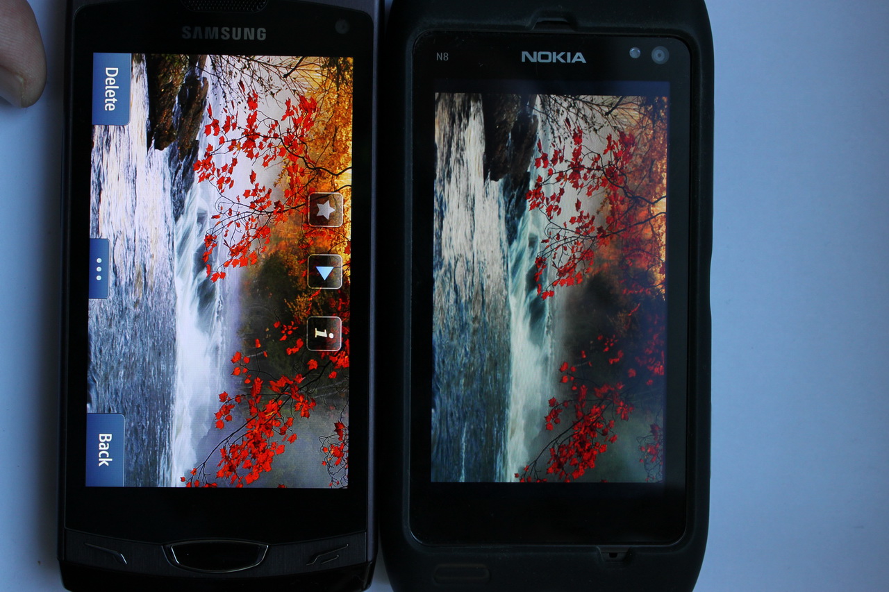  Samsung Super Clear LCD TFT ve Super AMOLED KArşılaştırması ( N8, Galaxy S, Wave 1 Wave 2'ye Karşı )