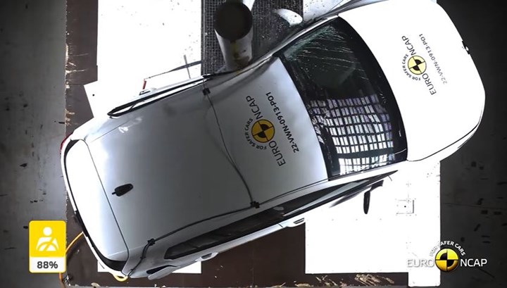 2022 Volkswagen Golf, merkez hava yastığı ile Euro NCAP'ten 5 yıldız aldı