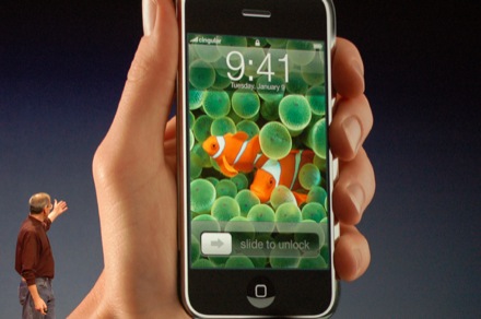  Apple'dan Rakiplerine Gözdağı: Phone meets iPod&Palm:iPhone