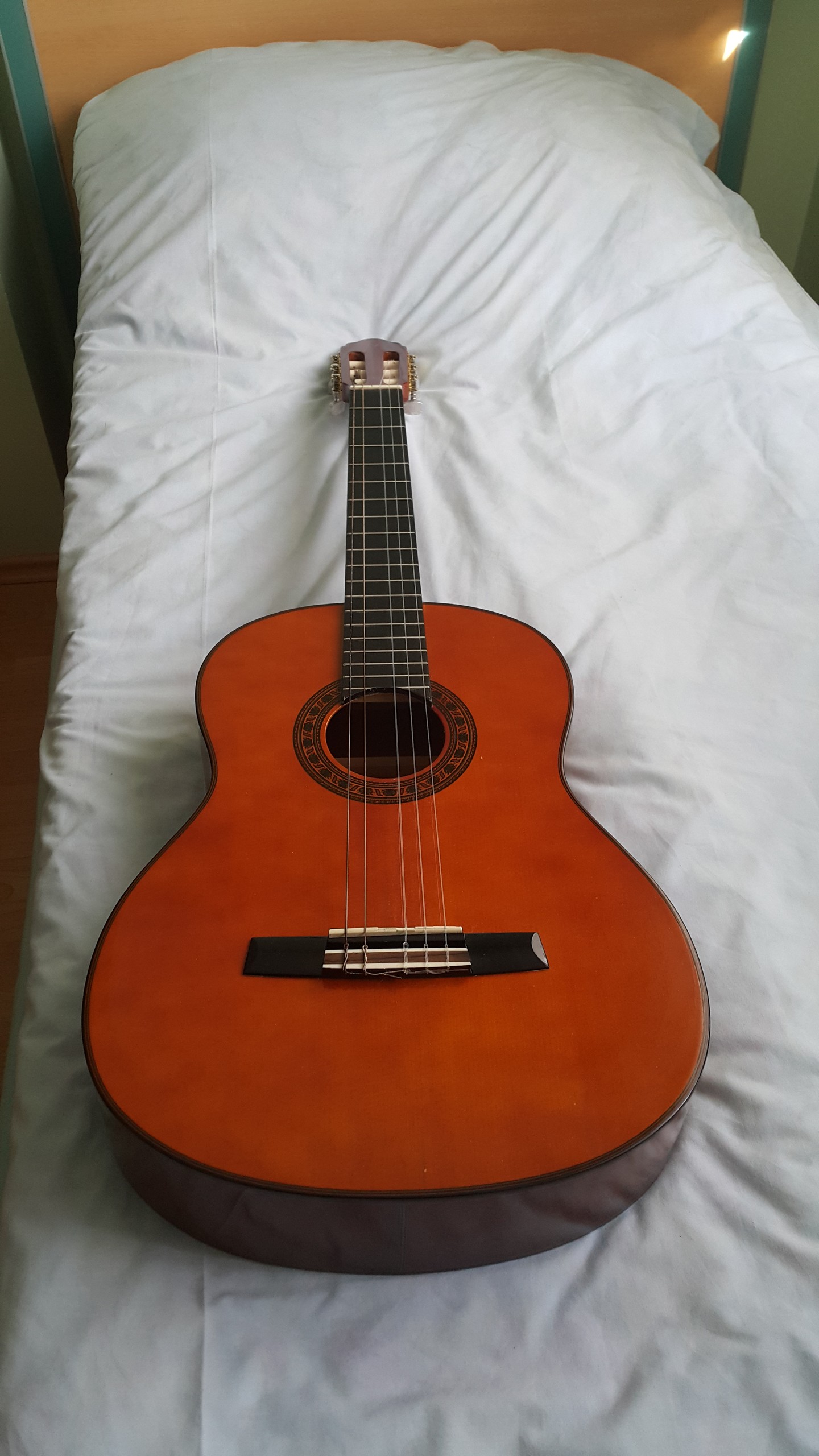  SATILIK Valencia CG180 Klasik gitar (170TL)