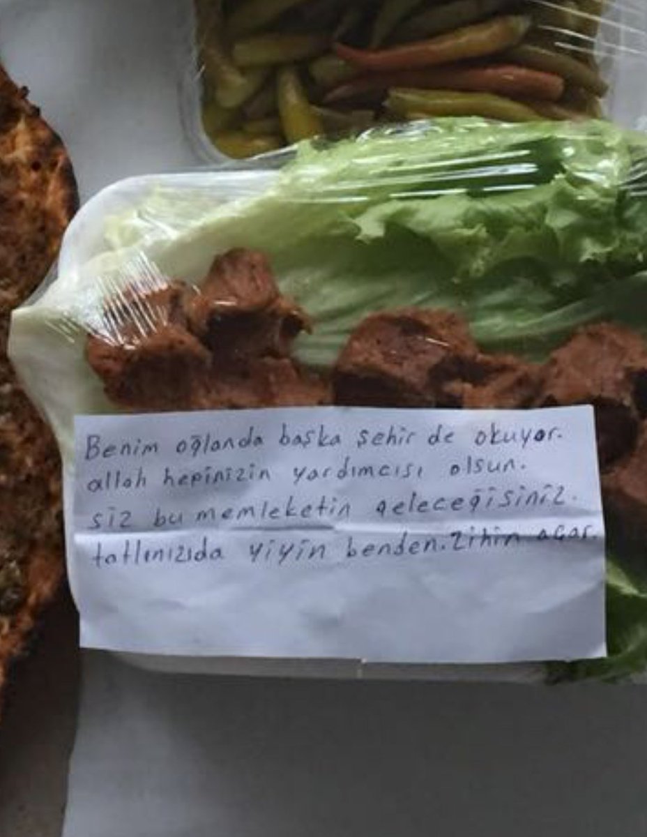 Üniversite öğrencilerin para konusunda sürekli ağlaması
