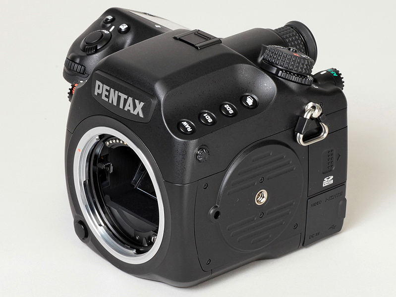 İşte Pentax'ın 40 megapiksel çözünürlüğe sahip orta format canavarı; 645D
