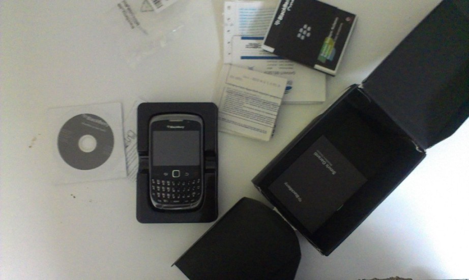  << BLACKBERRY CURVE 3G 9300 >> (220TL)