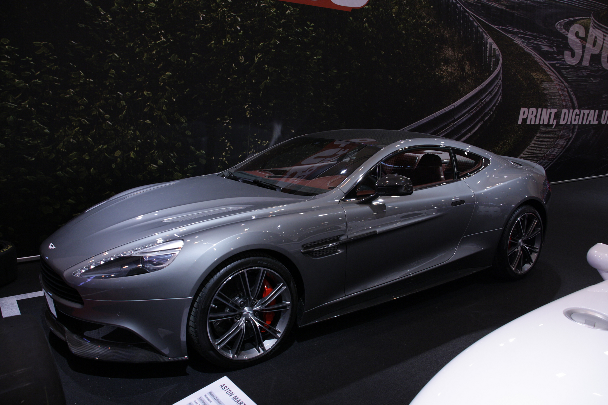  Aston Martin Vanquish Duyuruldu