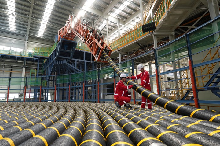 Temiz enerji devrimi kablo engeline takıldı: Yüksek gerilim kablo krizi kapıda