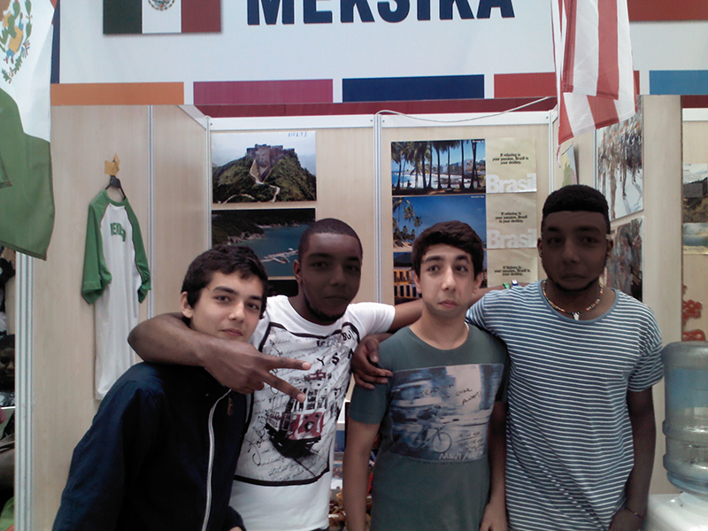  (SS Geldi)Bugün Fatih Üniversitesinde Arnavut ve Ukrayna'lı Kızla Fotoğraf Çekildim (SS'ler GELDİ!!)