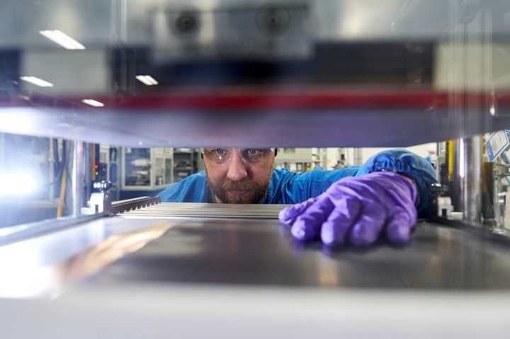 Elektrikli araçlarda oyun değişiyor mu? LFP'ye rakip LMR batarya