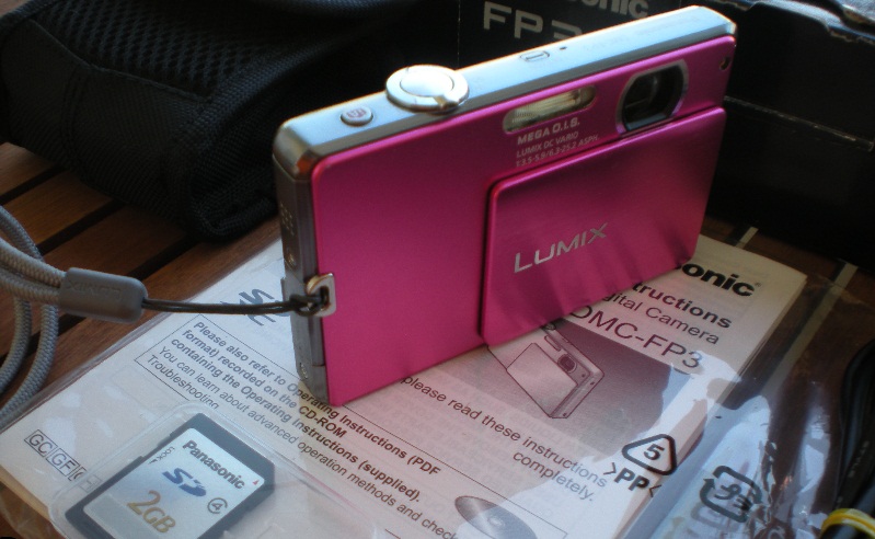  Panasonic - LUMIX FP3 14.1MP Dokunmatik Ekran-2GB SD Kart - Ücretsiz Kargo -299TL-