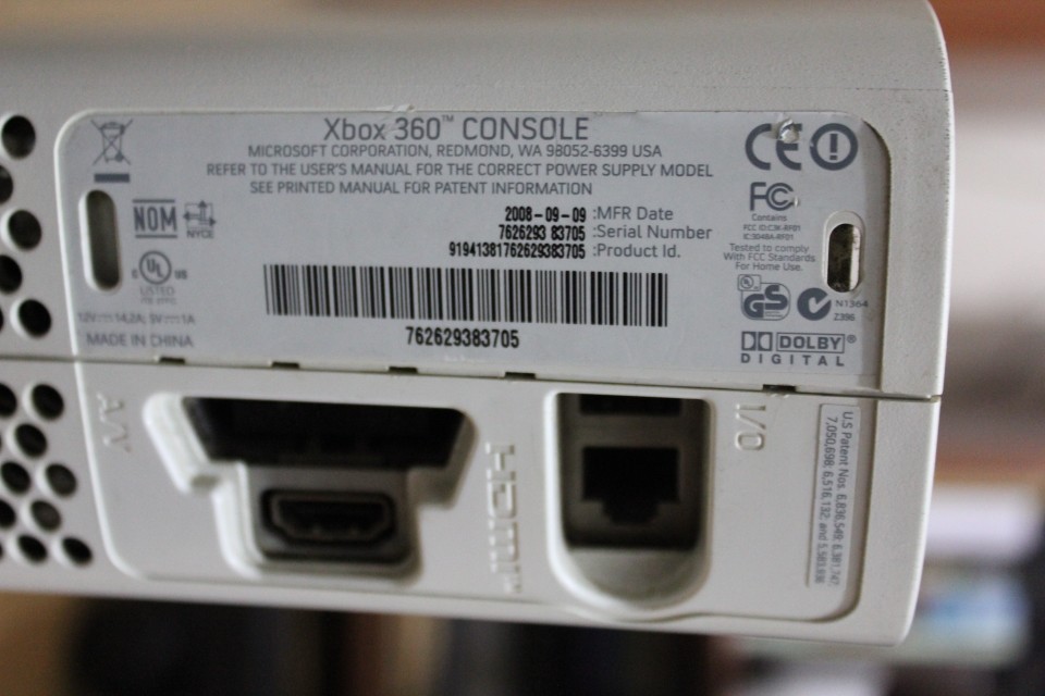 Xbox 360 ve 2 adet Kol 400 lira 500gb harddiskli