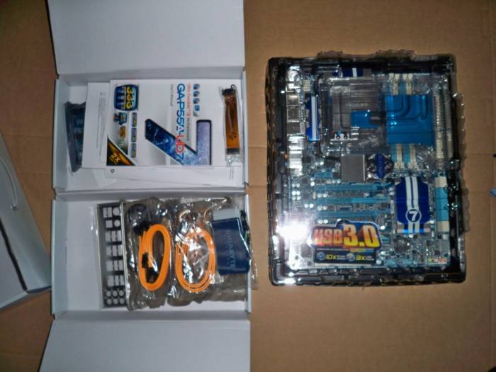  Gigabyte GA-P55A-UD7, GA-K8NS 754,  890FXA-UD7 SIFIR ANAKARTLAR