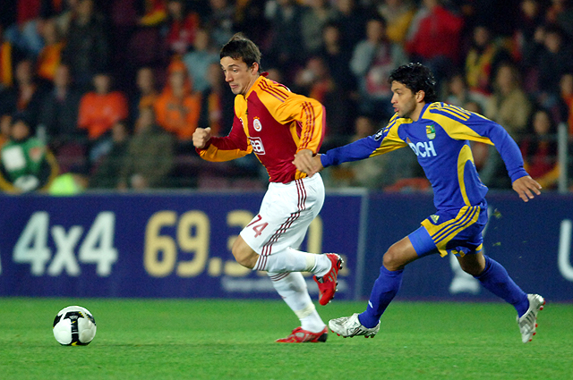  Uzun Kollu Forma Alan Var mı ?