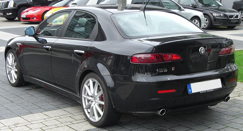  Alfa 159 mu Vw Passat mı ?