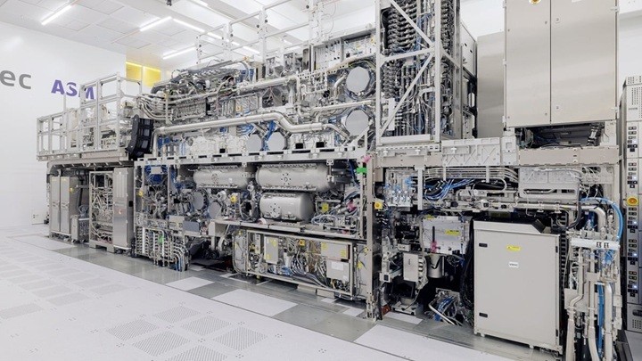 Dünyanın ilk High-NA EUV tabanlı kuantum kübit cihazı üretildi