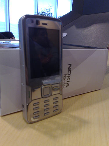  ^^ Nokia N82 | S60 3.1 - 2.4' QVGA LCD | 5MP - Xenon Flash - AF | WLAN - GPS ^^