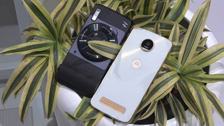 Telefonu kameraya dönüştüren modül: Moto Z için 10x optik yakınlaştırma ve OIS