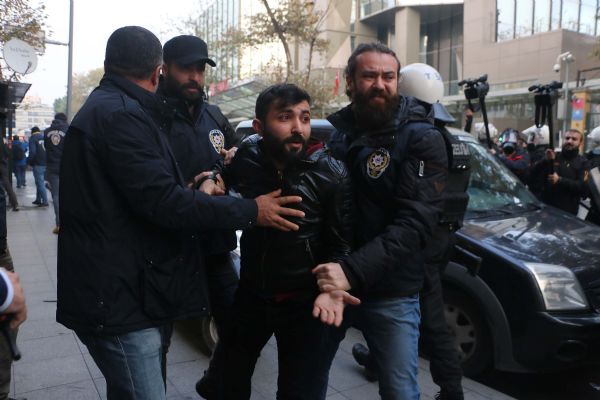  Şişli'de HDP=Pkk eylemine polis müdahalesi
