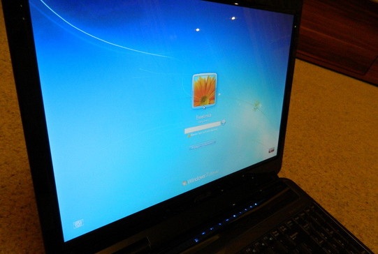 [SATILDI]  ASUS N50VN P8600-1 GB 9650M GT-320GB 7200RPM 16MB PARMAK İZİ OKUYUCU