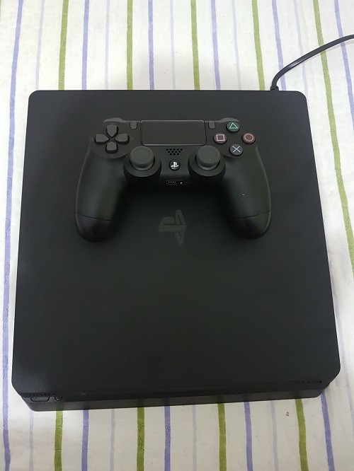  SATILIK PS4 SLİM 1TB + DRİVECLUB OYUN 900TL