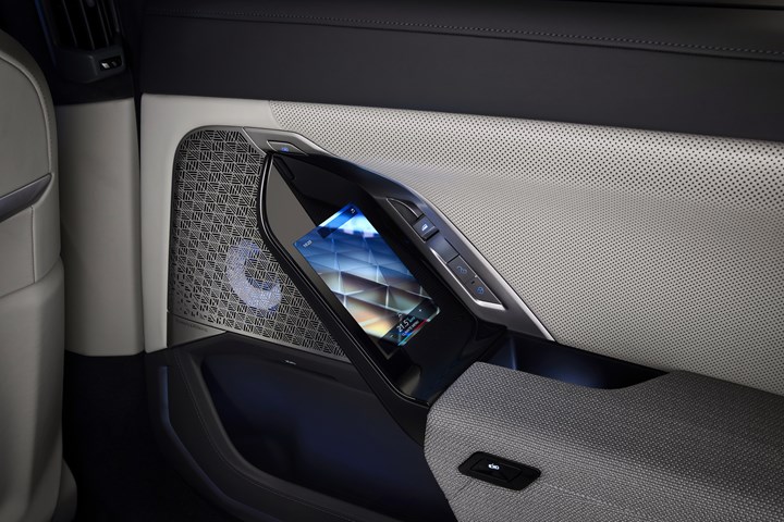 2022 BMW 7 Serisi tanıtıldı: 31.3 inçlik sinema ekranı ve daha fazlası