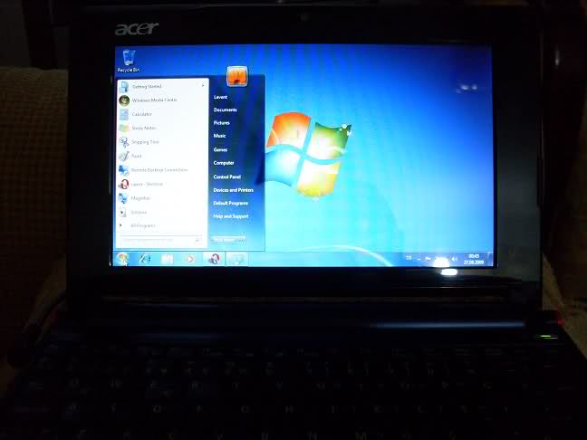  ACER Aspire One...