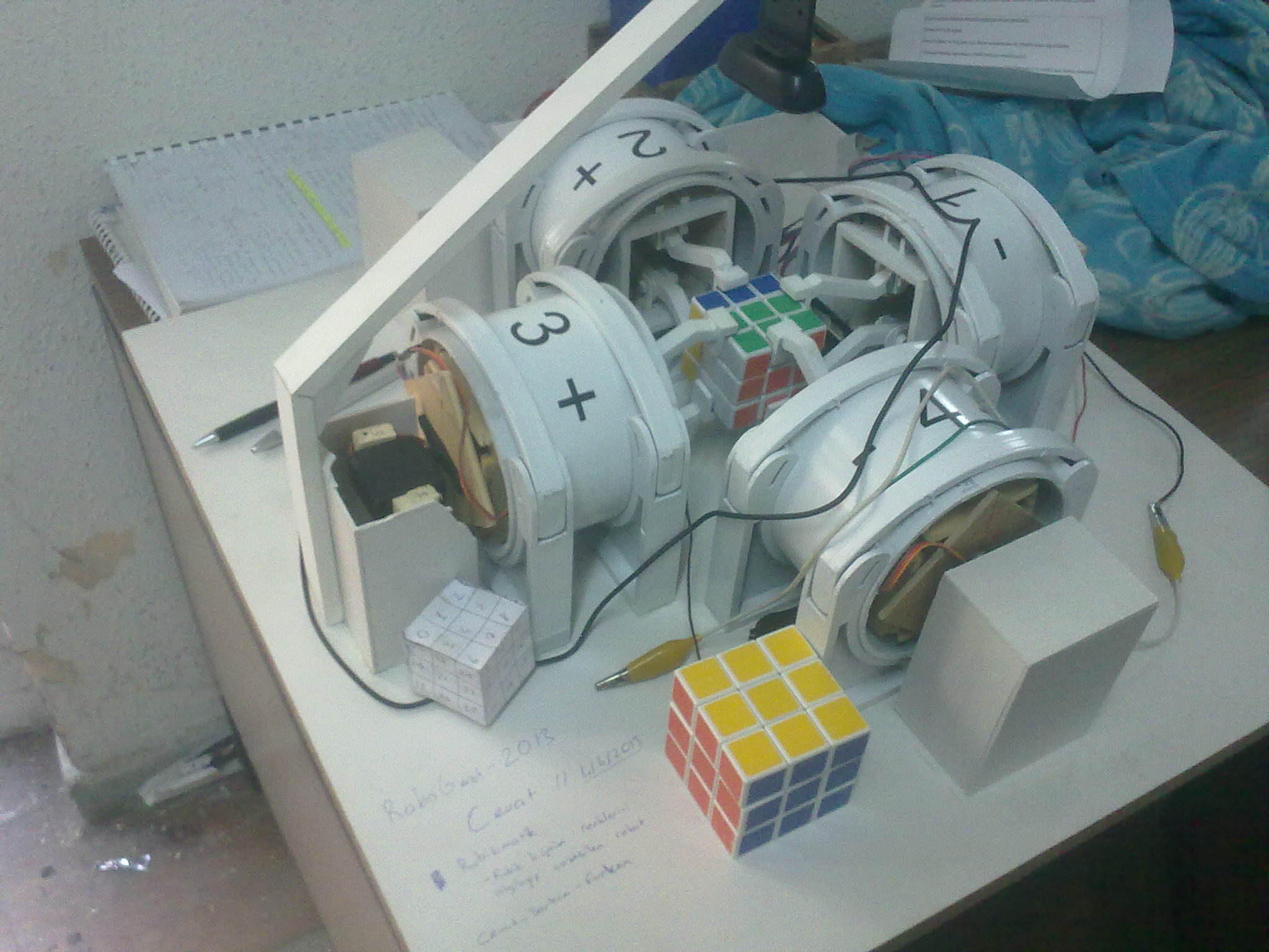  Rubikmatik (Rubik(zeka) küpün renklerini algılayıp çözebilen robot) projesi