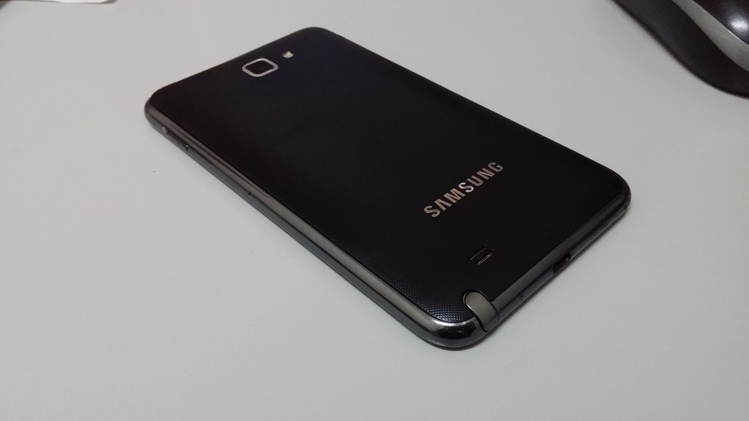  Samsung Galaxy Note N7000  indirim geldi  300 tl