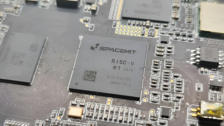 Dünyanın ilk AI RISC-V işlemcisi duyuruldu