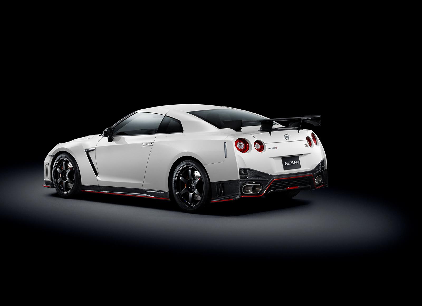  NISSAN GT-R NISMO ORTAYA ÇIKTI (7:08 NURBURGRING TUR ZAMANI)