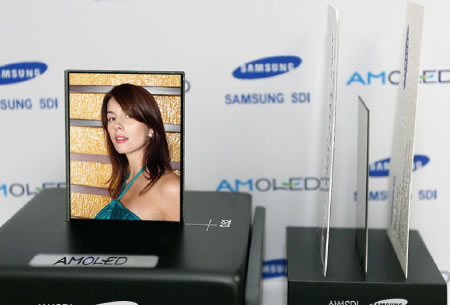  Dünyanın en ince ekranı Samsung OLED panel