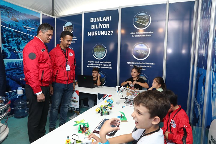 Aliağa Robotik, TEKNOFEST İzmir'de öğrencilerin robotik projelerini sergiliyor!