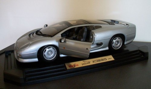  Dede Toruna karşı(xj220 XKR-S)