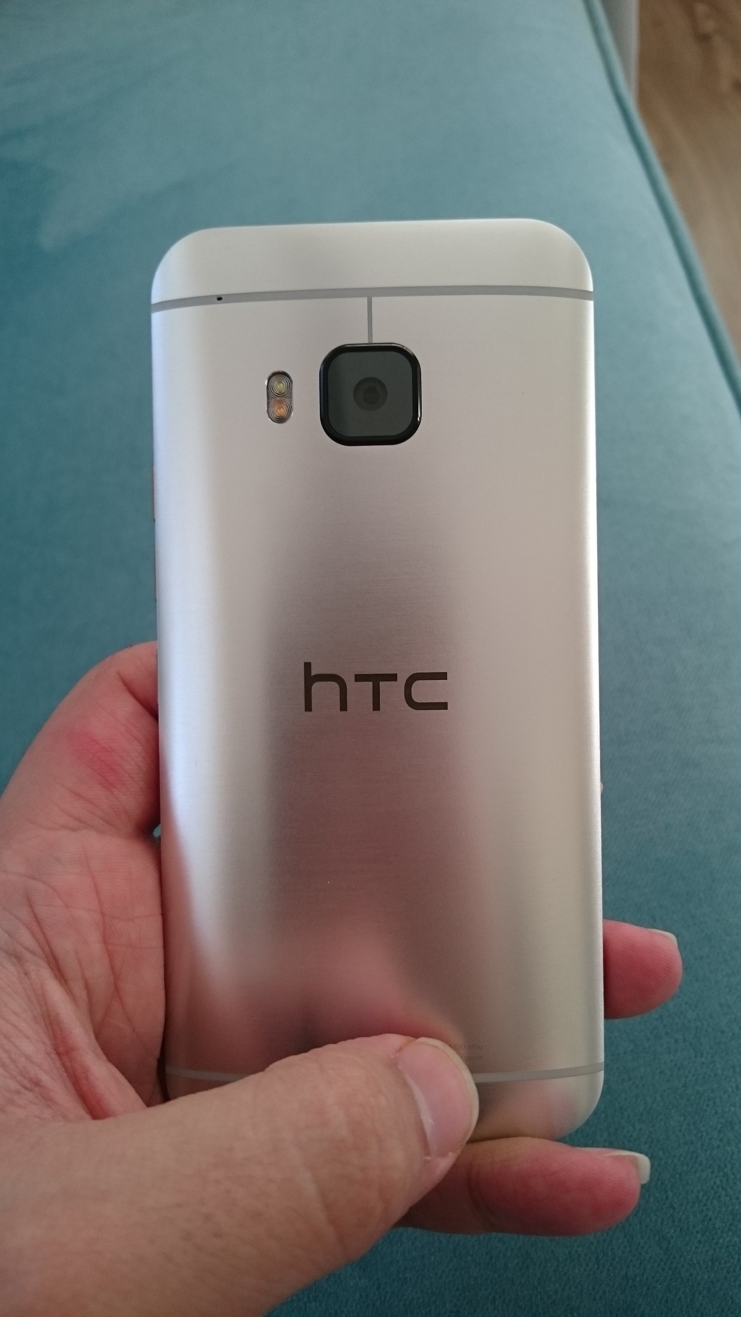  (SATILDI) HTC One M9 Garantili,Temiz (1 tane ölü piksel mevcut)