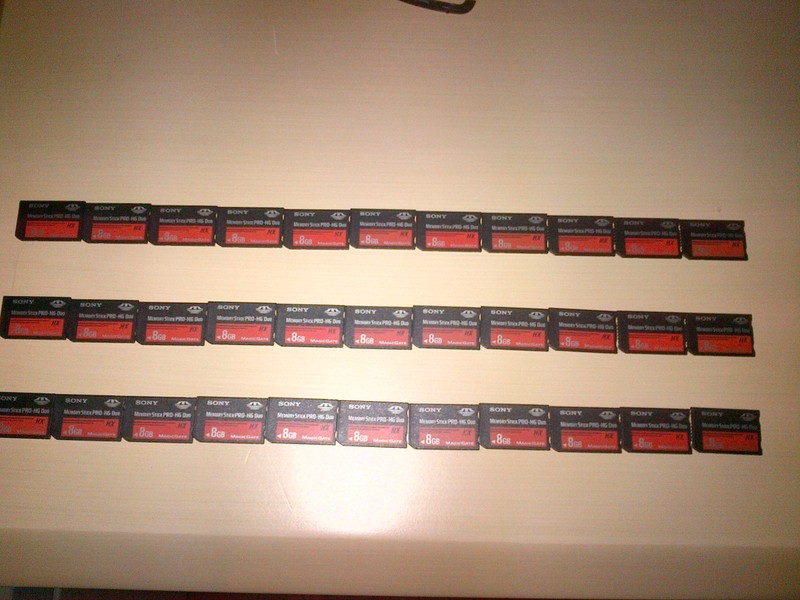 [SATILIK-İNDİRİM] 33 adet  8GB Memory Stick PRO-HG Duo