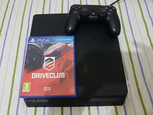  SATILIK PS4 SLİM 1TB + DRİVECLUB OYUN 900TL