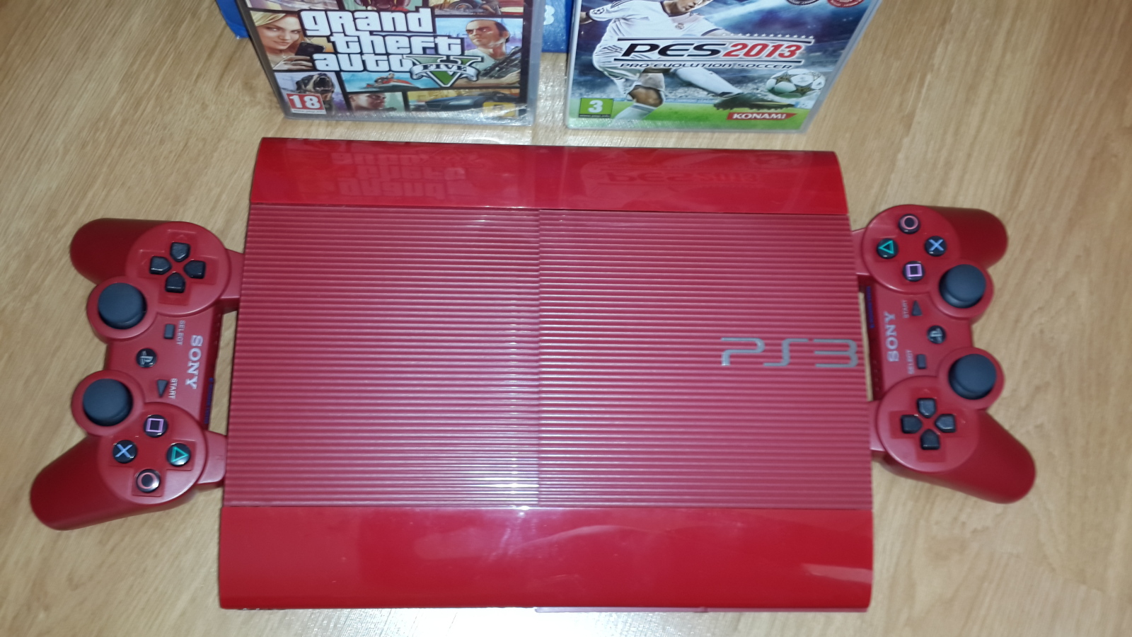  Satılık 3 Aylik PS3 Super Slim 500Gb Kırmızı + 1 adet kol + 4 oyun 620 TL