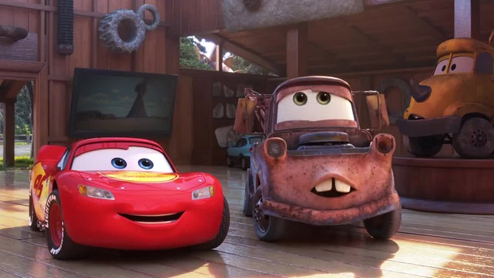 Popüler Pixar animasyonu Arabalar'ın Disney+ dizisi Cars On The Road’tan ilk fragman geldi