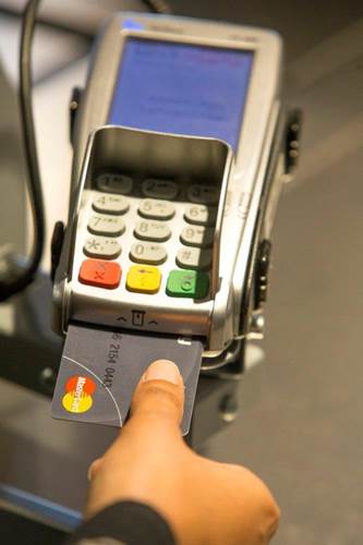 MasterCard, parmak izi sensörlü kartını tanıttı