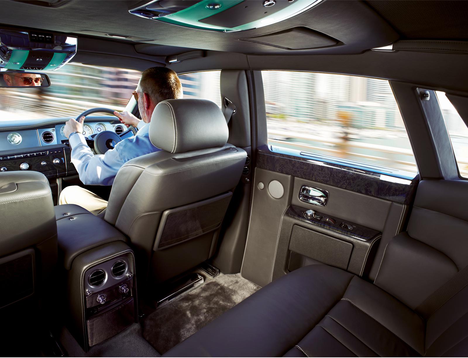  ROLLS ROYCE PHANTOM MAKYAJLANDI(BOL RESİM)