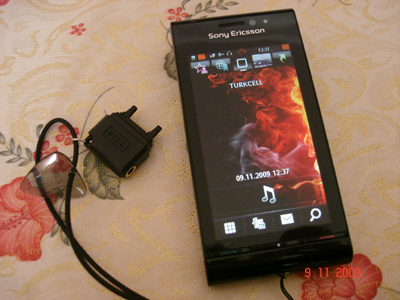  Sony Ericsson SATIO U1i, 12.1mpx 16:9-16M Renk Ekran!!!