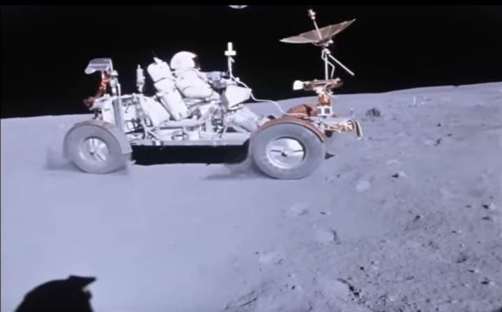 Ay'da araba sürmek nasıl bir şey? İşte Apollo astronotlarının Ay'da sürüş keyfi