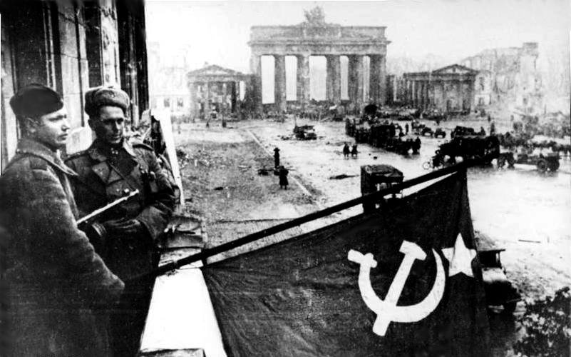  ADOLF HITLER'İN PEK BİLİNMEYEN FOTOĞRAFLARI