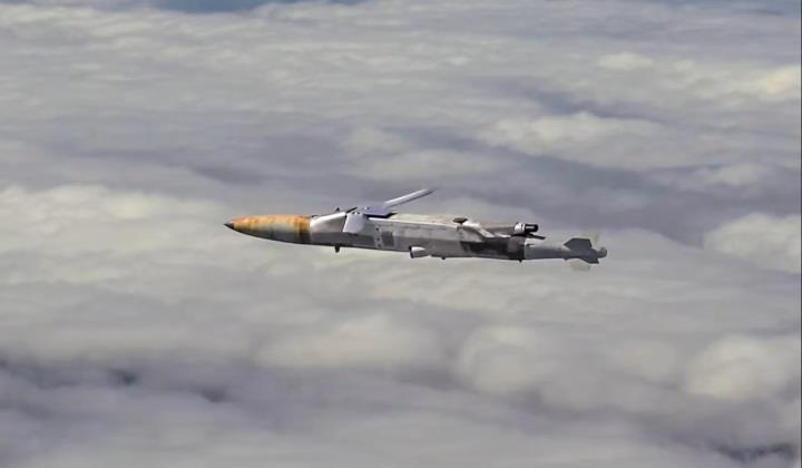 “Akılsız” bombaları seyir füzelerine dönüştüren kit: JDAM-LR