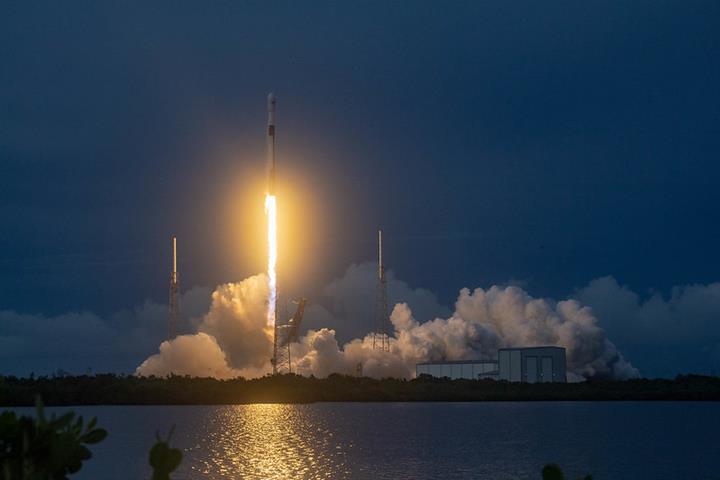 SpaceX, onlarca yeni Starlink uydusunu uzaya fırlatmaya hazırlanıyor