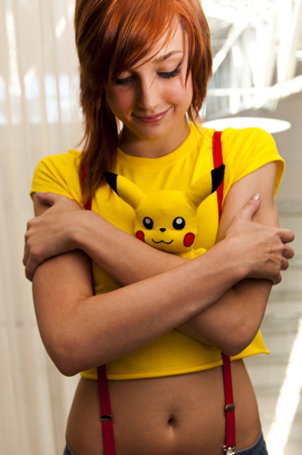  Misty ve Pikachu Cosplay