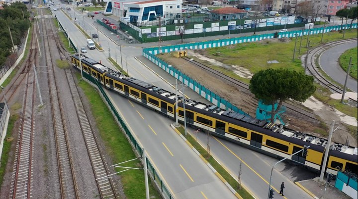 Milli Banliyö Tren Seti yolcu taşımaya başlıyor